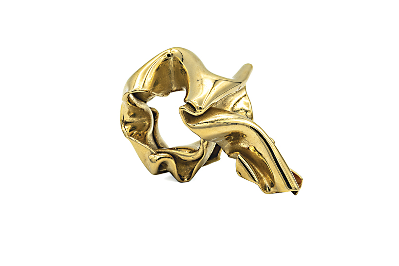 Anillo en bronce.